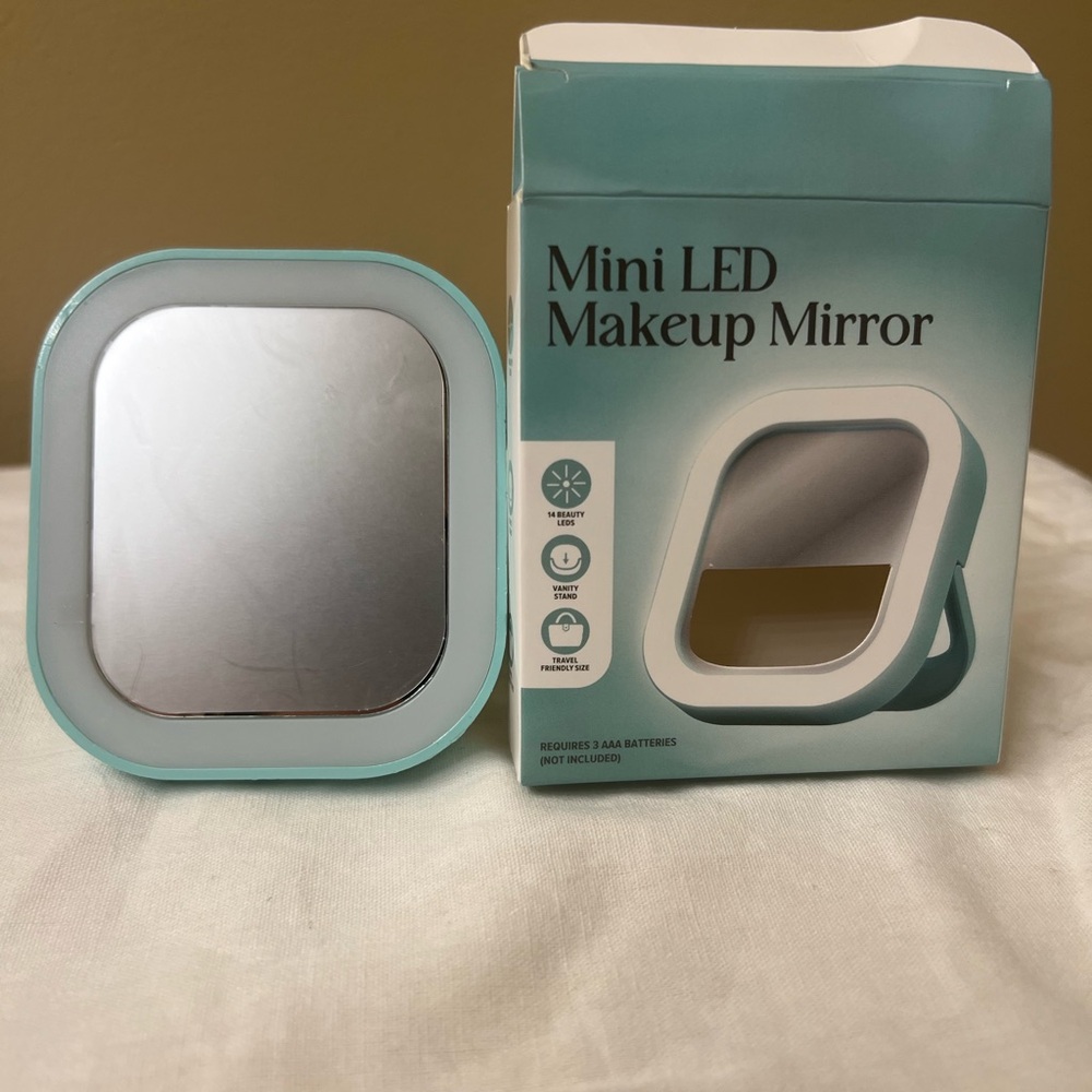 Mini LED Makeup Mirror NWT